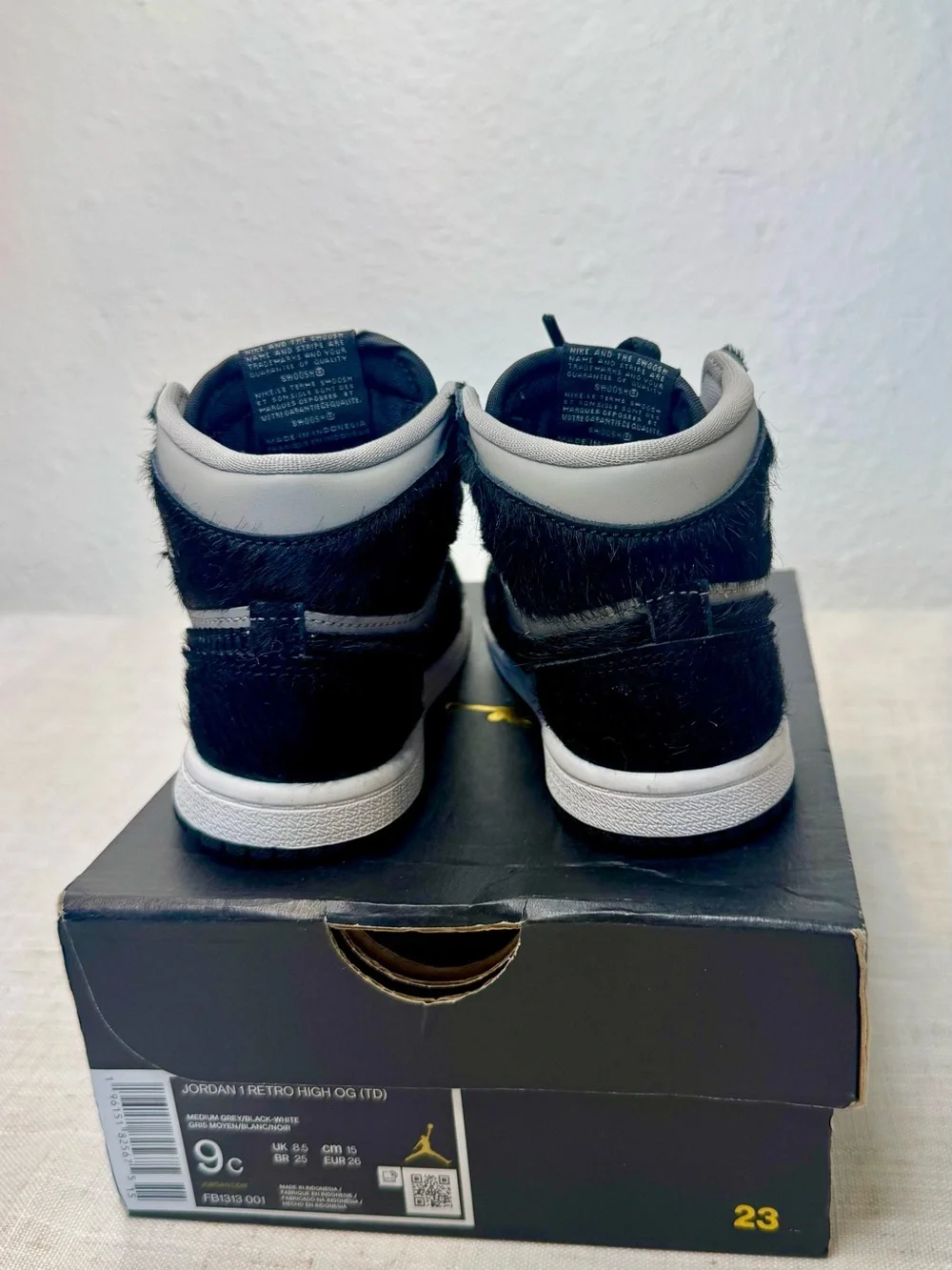 Nike Jordan 1 Retro Kids High-Top Sneakers TD in Black and Grey